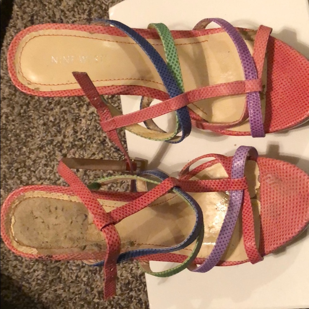Size 9 Nine West multicolor shoe